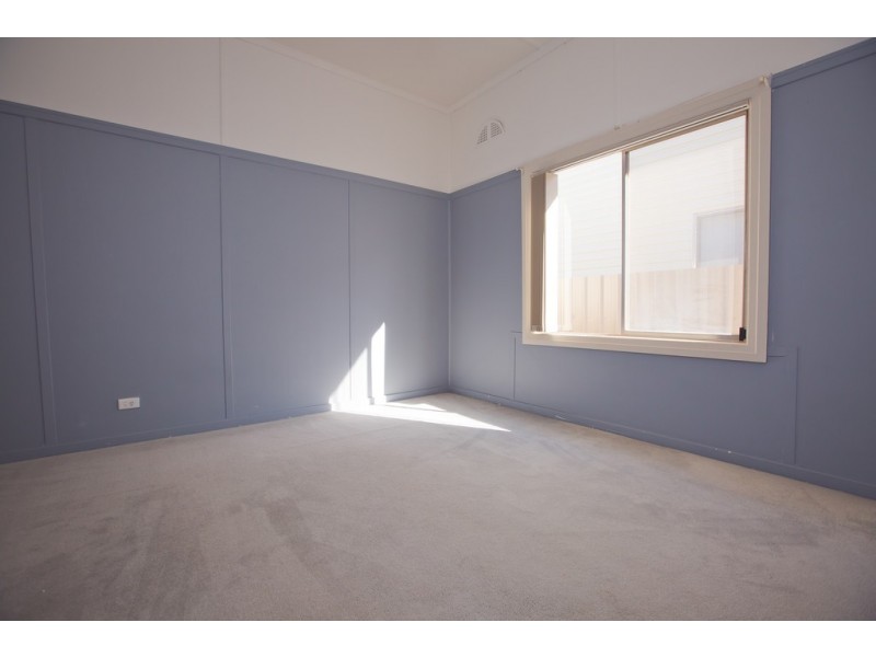 Units 1 and 2/21 Erskine Road, Griffith NSW 2680