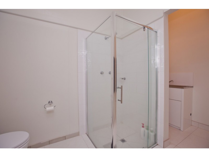 Units 1 and 2/21 Erskine Road, Griffith NSW 2680