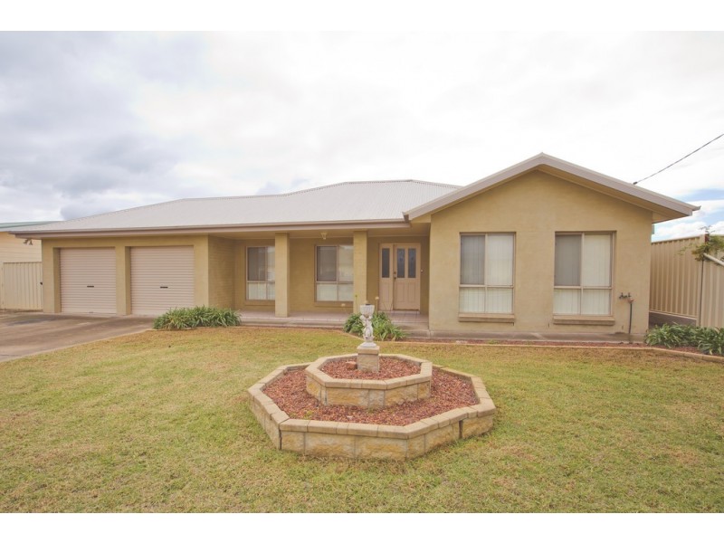 15 Barwidgee Boulevard, Darlington Point NSW 2706