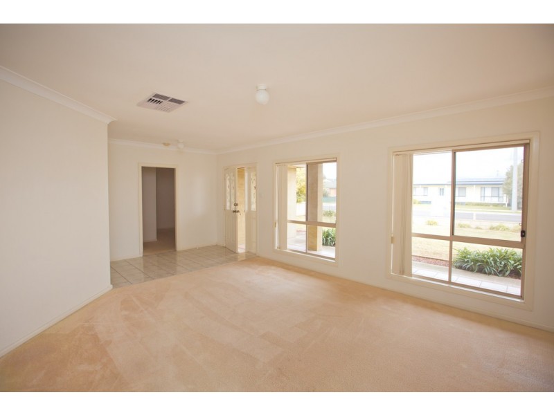 15 Barwidgee Boulevard, Darlington Point NSW 2706