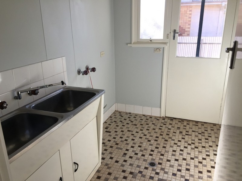 43 Molesworth Street, Hillston NSW 2675