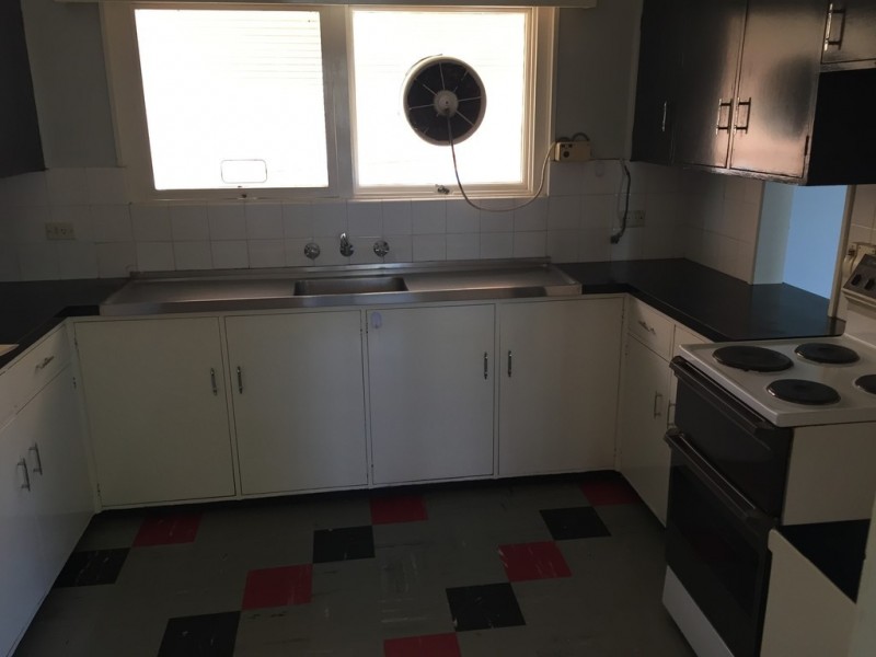 43 Molesworth Street, Hillston NSW 2675