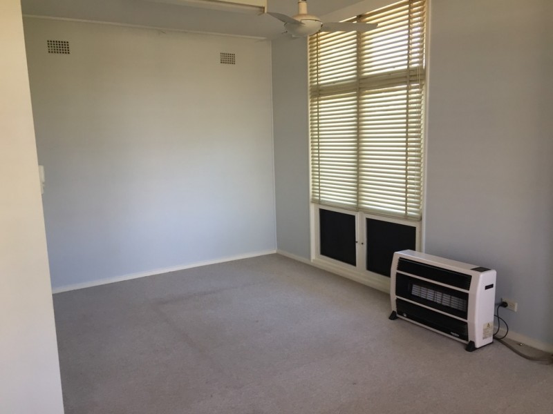 43 Molesworth Street, Hillston NSW 2675