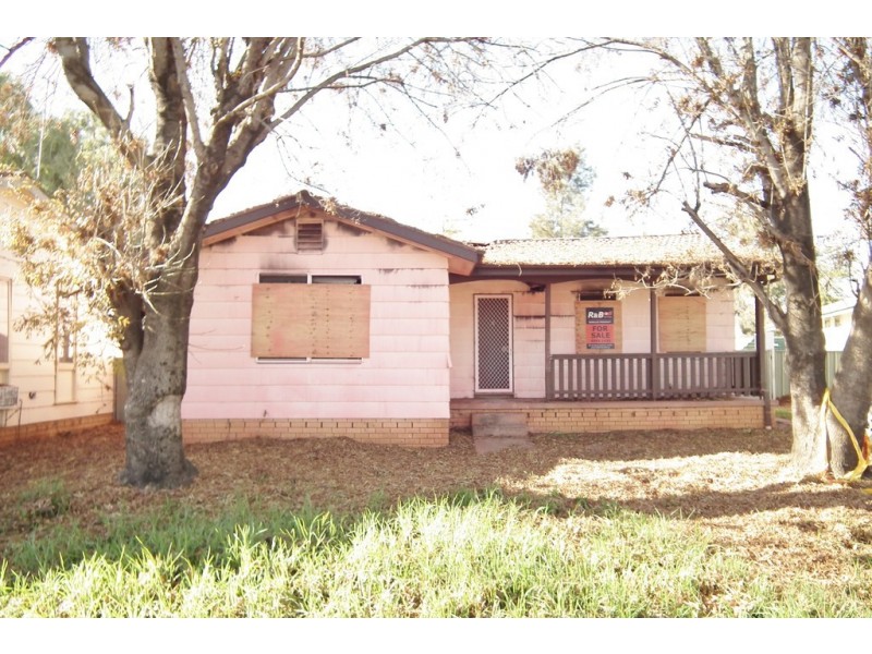 9 McKern Place, Griffith NSW 2680