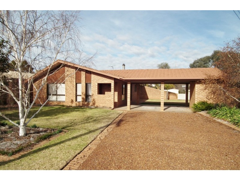 40 Leonard Road, Hanwood NSW 2680