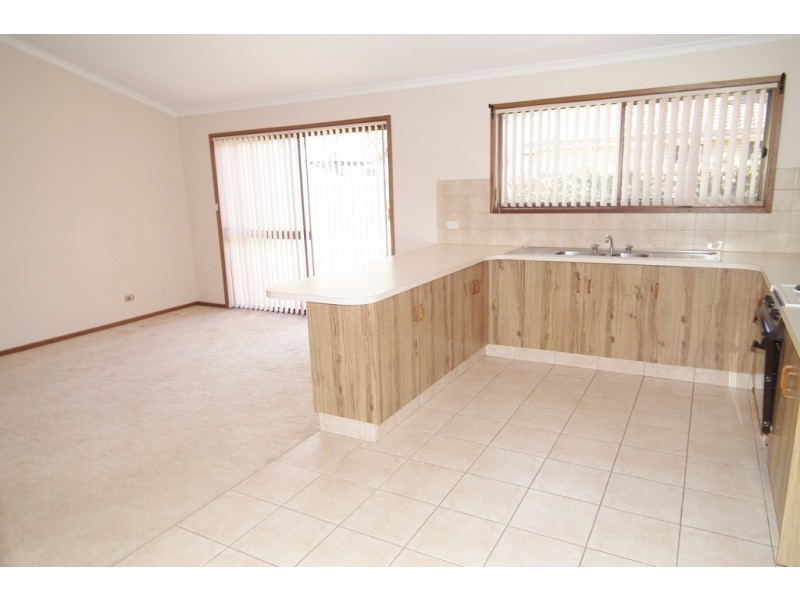 40 Leonard Road, Hanwood NSW 2680