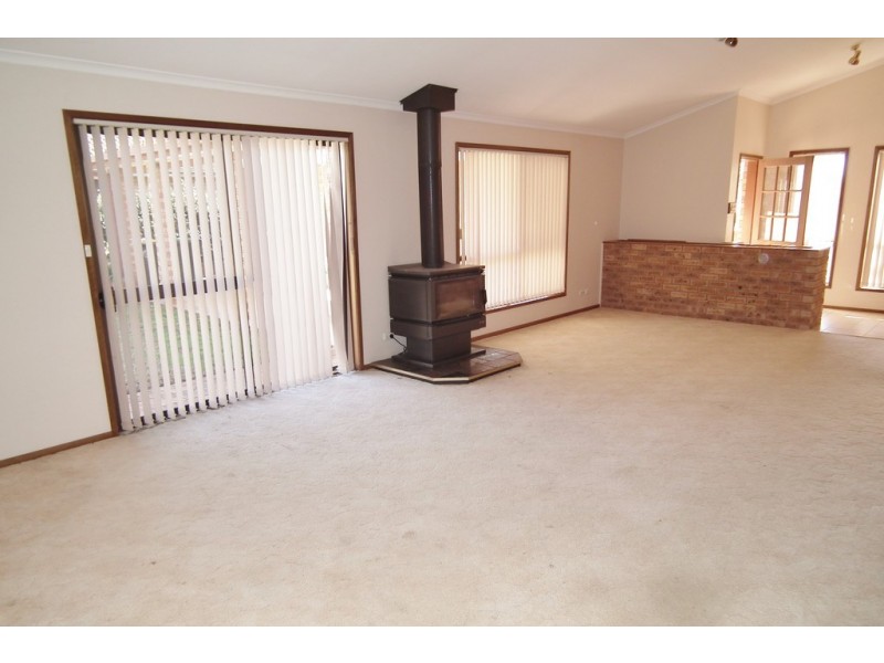 40 Leonard Road, Hanwood NSW 2680