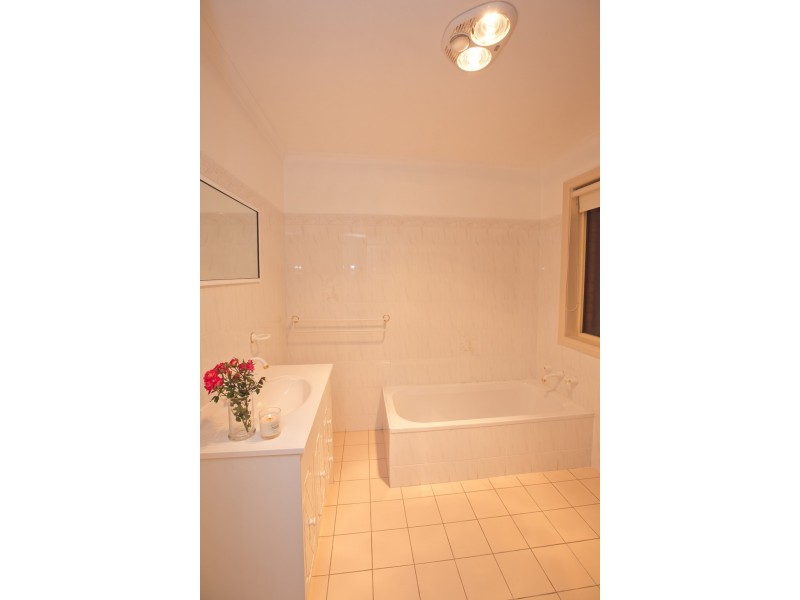 1/245 Wakaden Street, Griffith NSW 2680