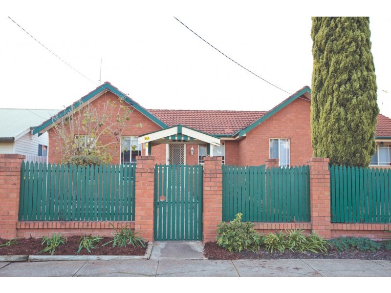 1/245 Wakaden Street, Griffith NSW 2680