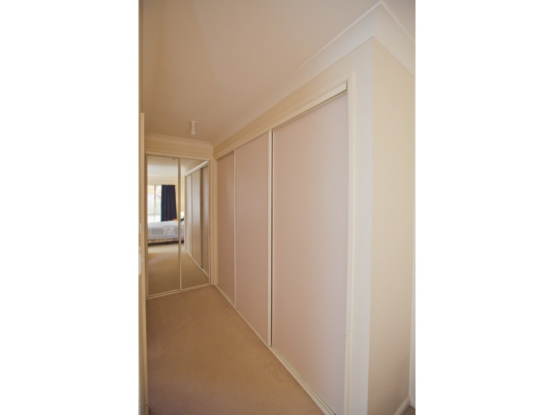 24 Albion Grove Drive, Griffith NSW 2680