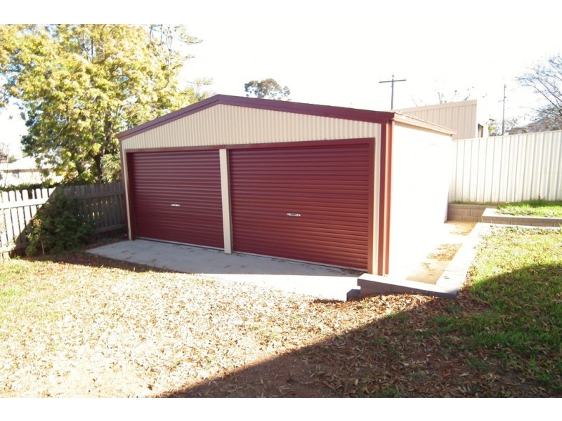 5 Mcnabb Crescent, Griffith NSW 2680