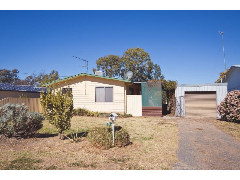 32 Demamiel Street, Darlington Point NSW 2706