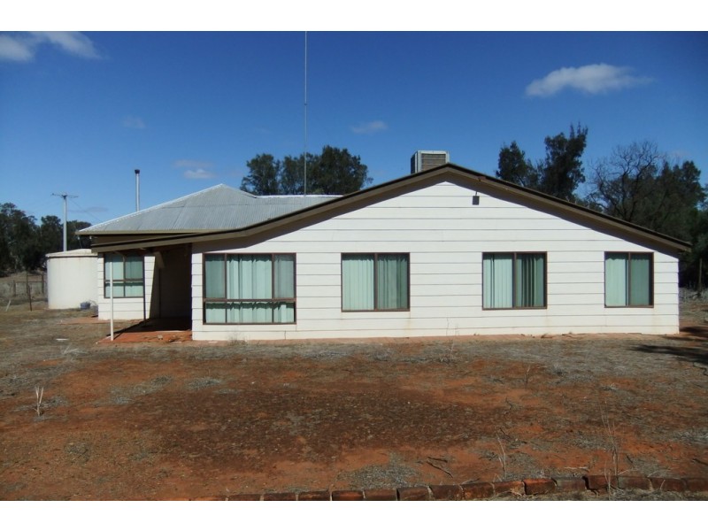 “Trelawn” Wild Horse Tank Road, Merriwagga NSW 2652