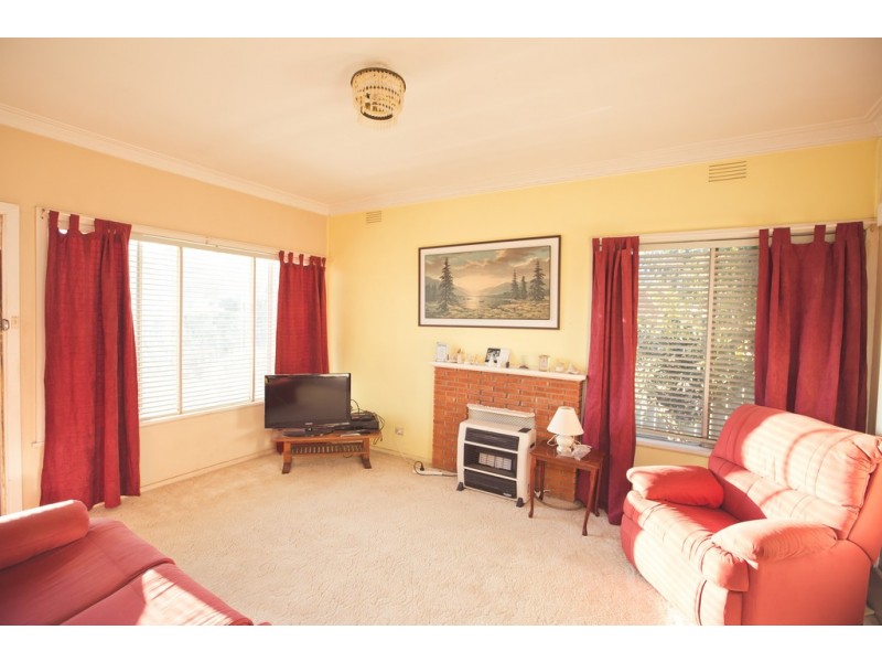 9 Ross Crescent, Griffith NSW 2680