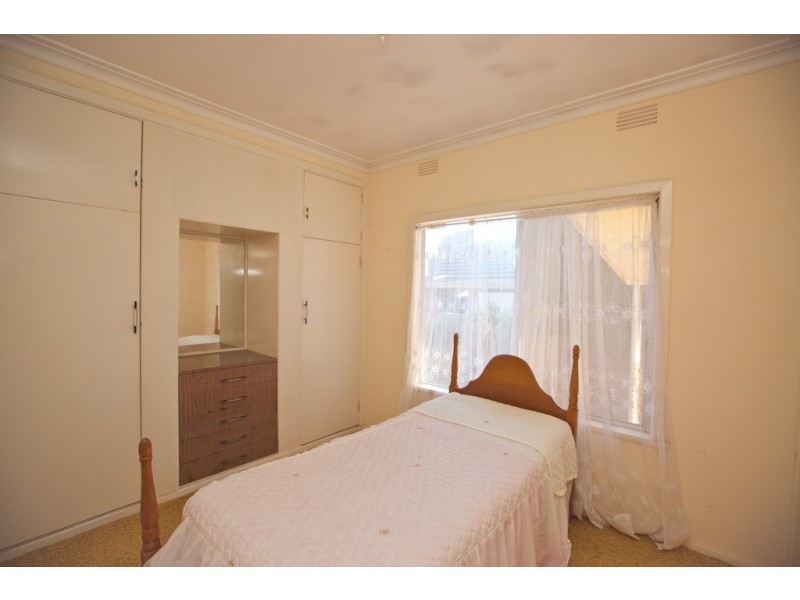 9 Ross Crescent, Griffith NSW 2680