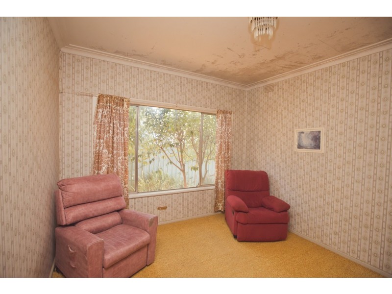 9 Ross Crescent, Griffith NSW 2680