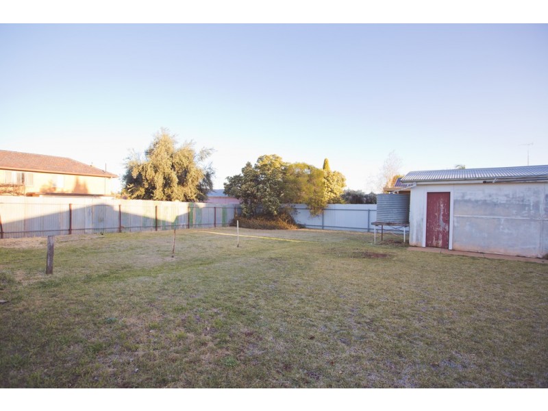9 Ross Crescent, Griffith NSW 2680