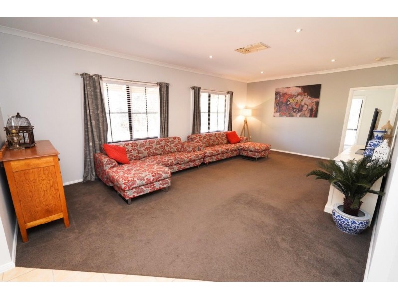 86 Curran Road, Yenda NSW 2681