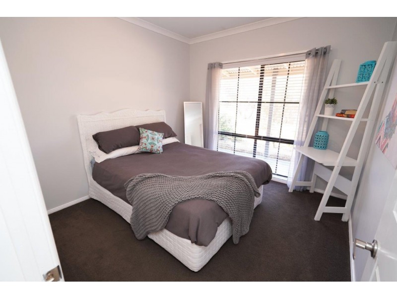 86 Curran Road, Yenda NSW 2681