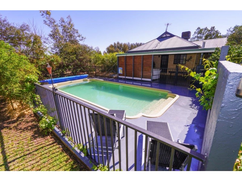 86 Curran Road, Yenda NSW 2681