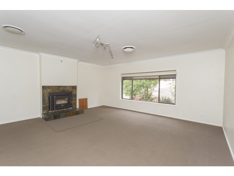 21 Lawford Crescent, Griffith NSW 2680