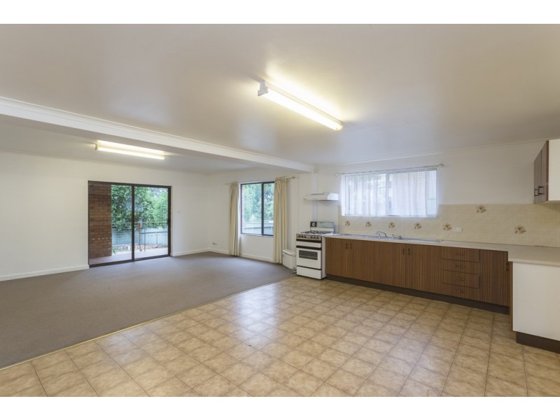 21 Lawford Crescent, Griffith NSW 2680