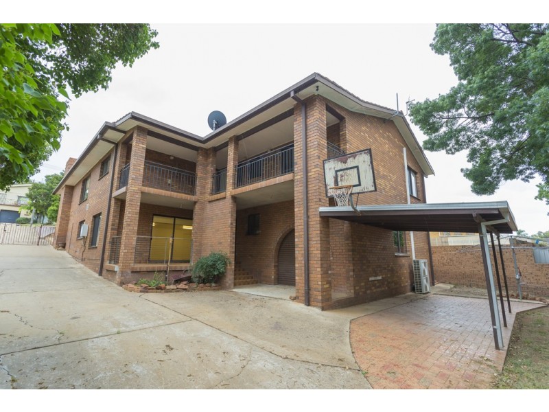 21 Lawford Crescent, Griffith NSW 2680