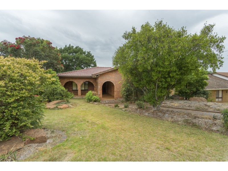 21 Lawford Crescent, Griffith NSW 2680