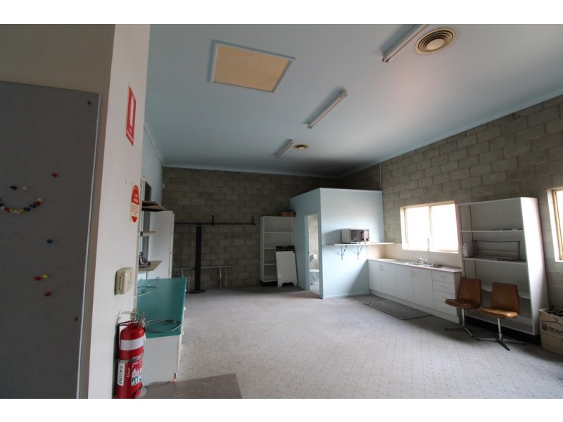 406 BANNA AVENUE, Griffith NSW 2680