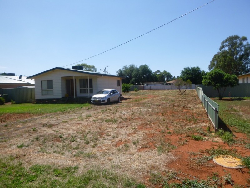 19 Bunyip Street, Goolgowi NSW 2652