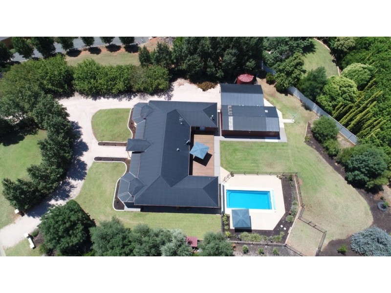 18 Bella Vista Drive, Lake Wyangan NSW 2680