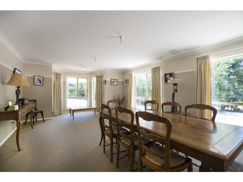18 Bella Vista Drive, Lake Wyangan NSW 2680