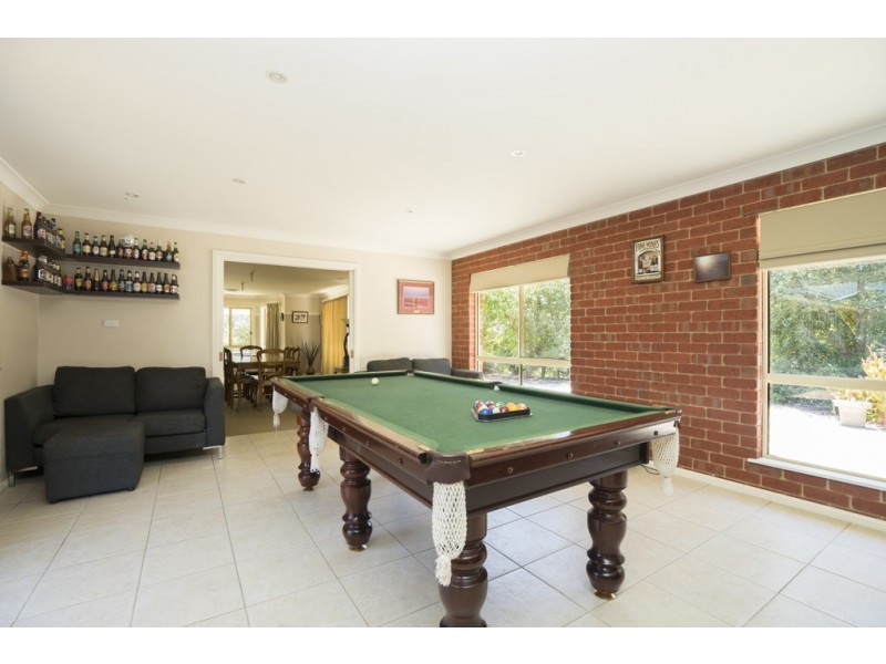 18 Bella Vista Drive, Lake Wyangan NSW 2680