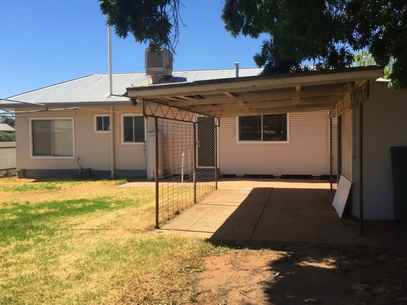 41 Molesworth Street, Hillston NSW 2675