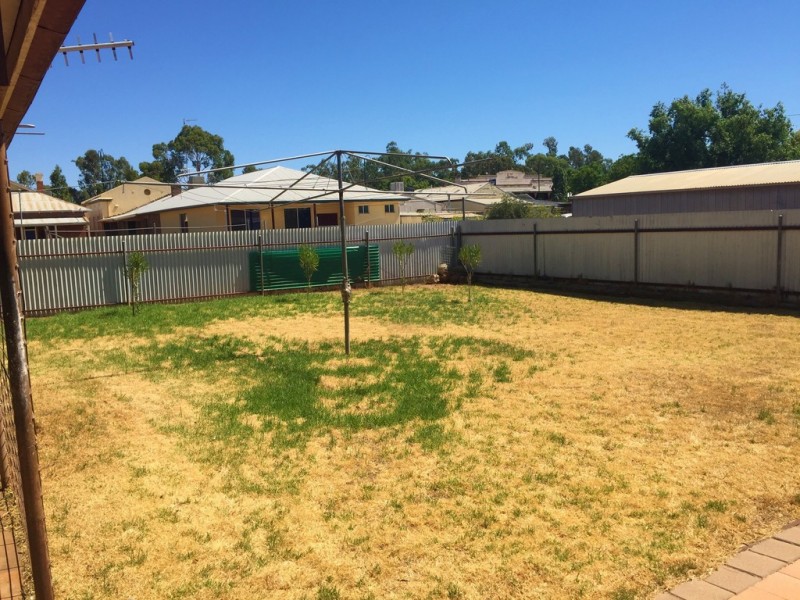 41 Molesworth Street, Hillston NSW 2675