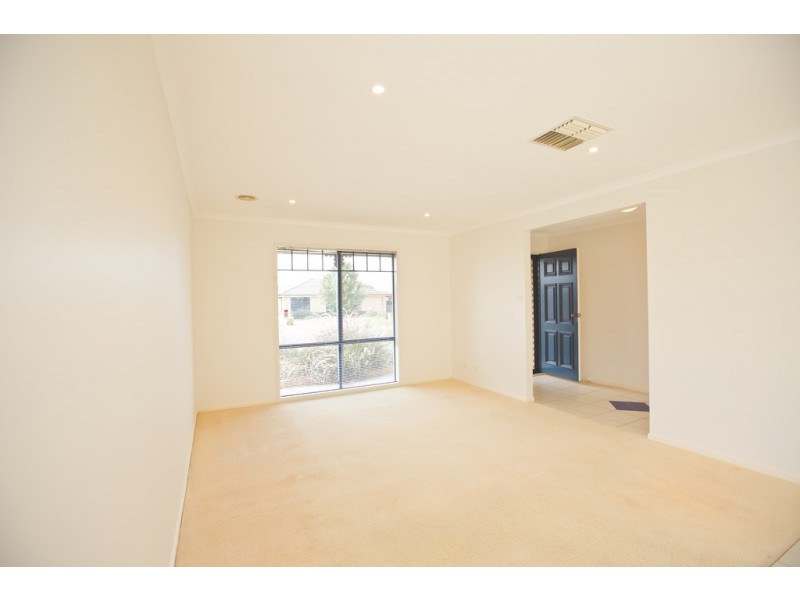 3 Rosewood Drive, Griffith NSW 2680