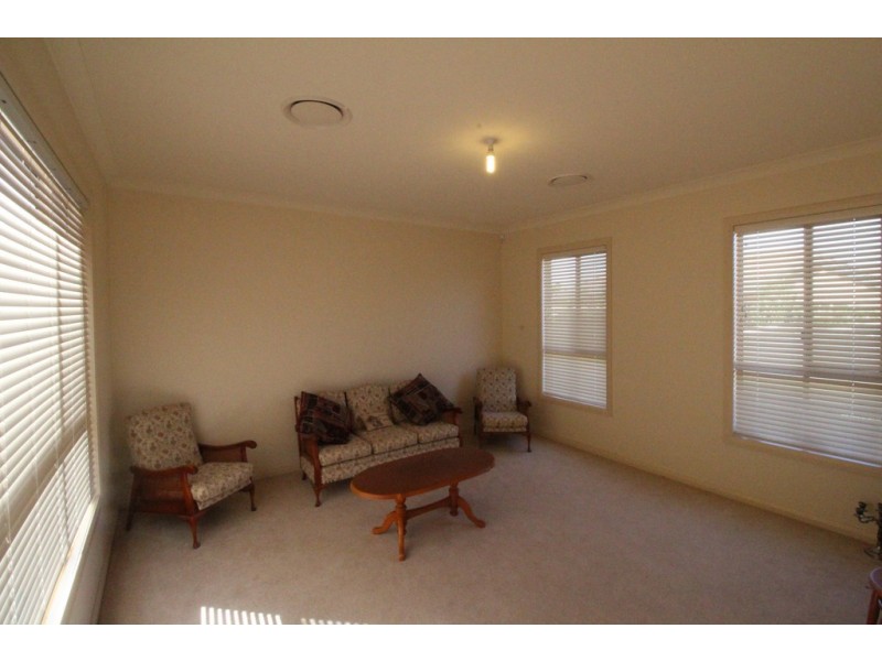 19 Powys Place, Griffith NSW 2680