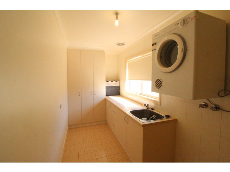19 Powys Place, Griffith NSW 2680