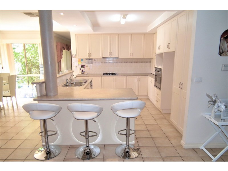 36 Dunvarleigh Crescent, Griffith NSW 2680