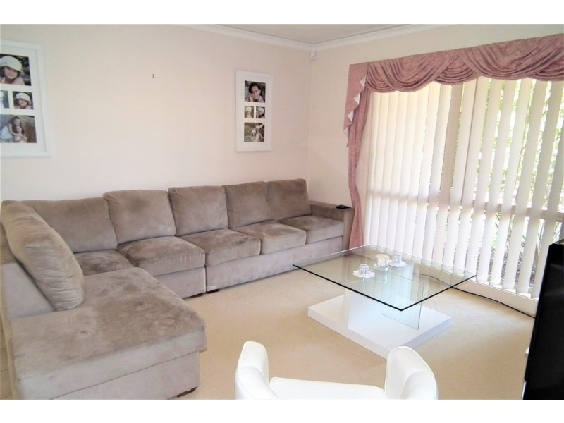 36 Dunvarleigh Crescent, Griffith NSW 2680