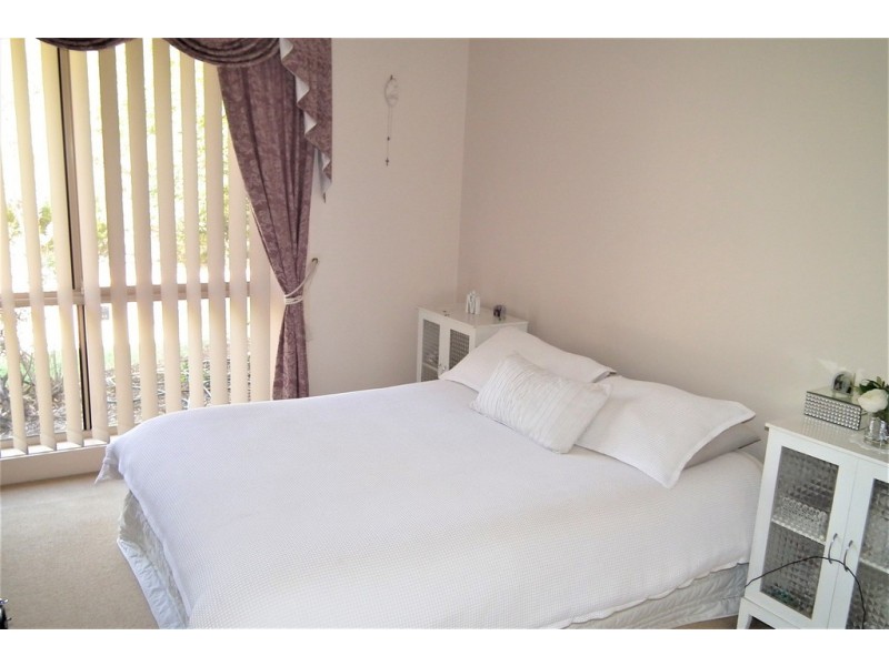 36 Dunvarleigh Crescent, Griffith NSW 2680