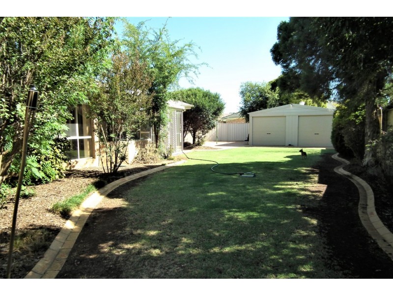 36 Dunvarleigh Crescent, Griffith NSW 2680
