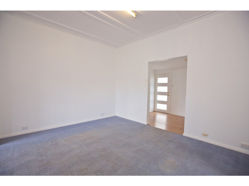 126 Merrigal Street, Griffith NSW 2680