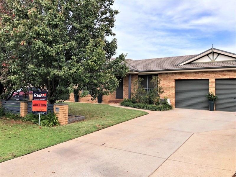 19 Robrick Close, Griffith NSW 2680