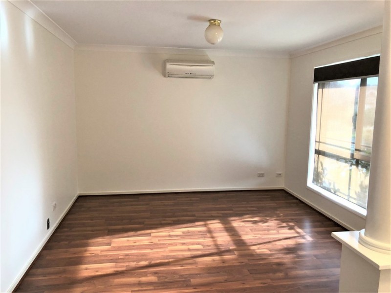 19 Robrick Close, Griffith NSW 2680