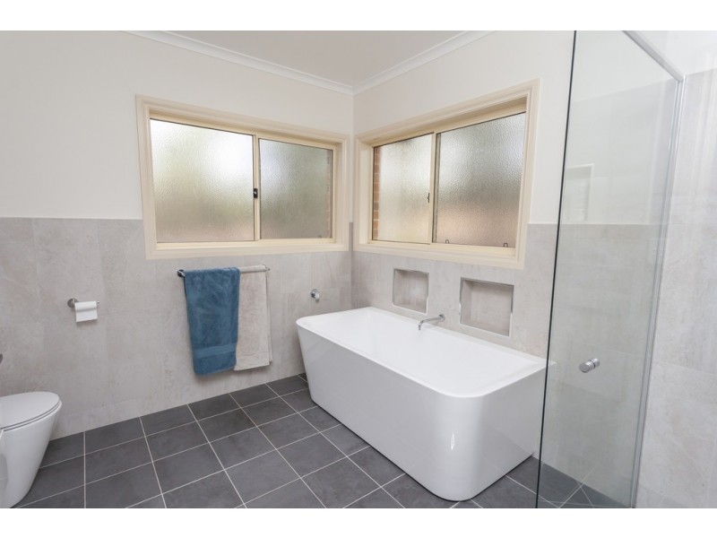 221 Mallinson Road, Griffith NSW 2680