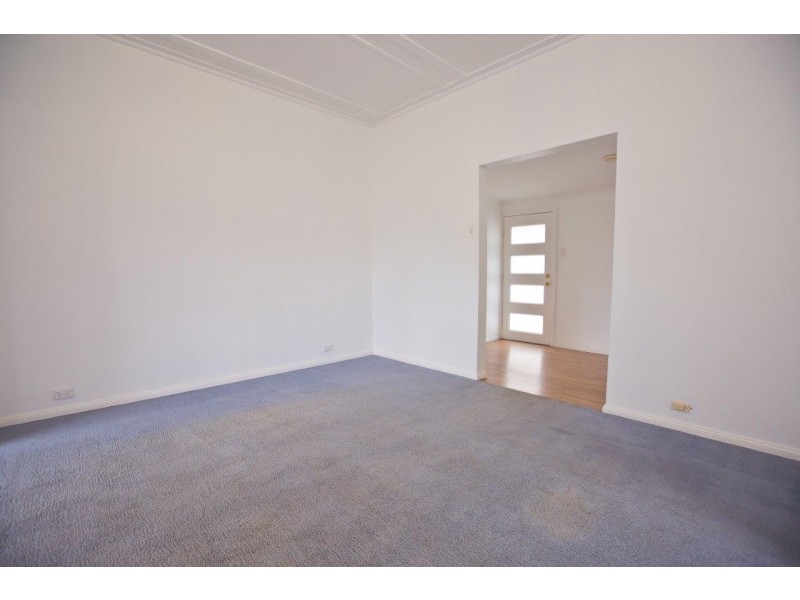 126 Merrigal Street, Griffith NSW 2680