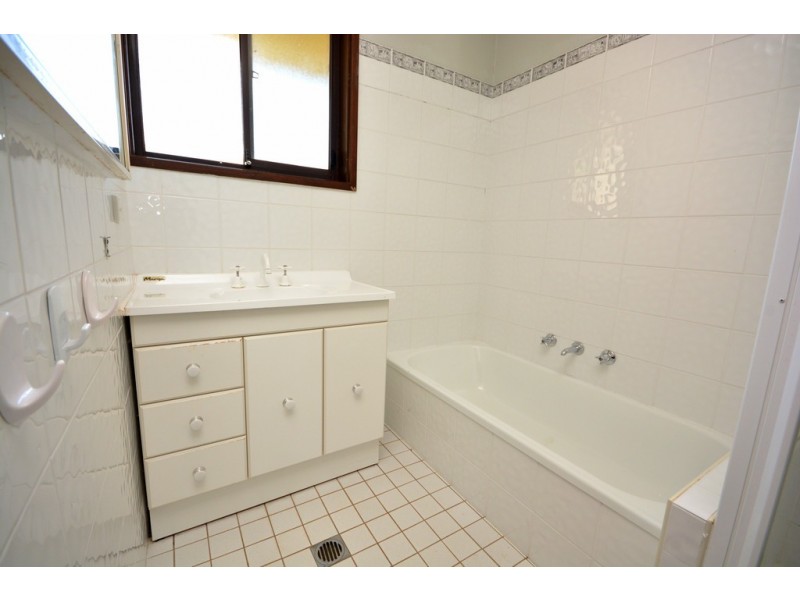 3/63 BURNS STREET, Hillston NSW 2675