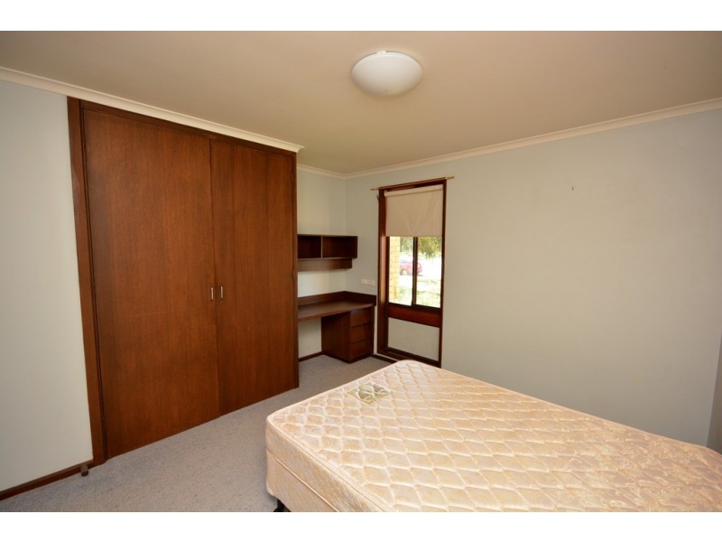 3/63 BURNS STREET, Hillston NSW 2675