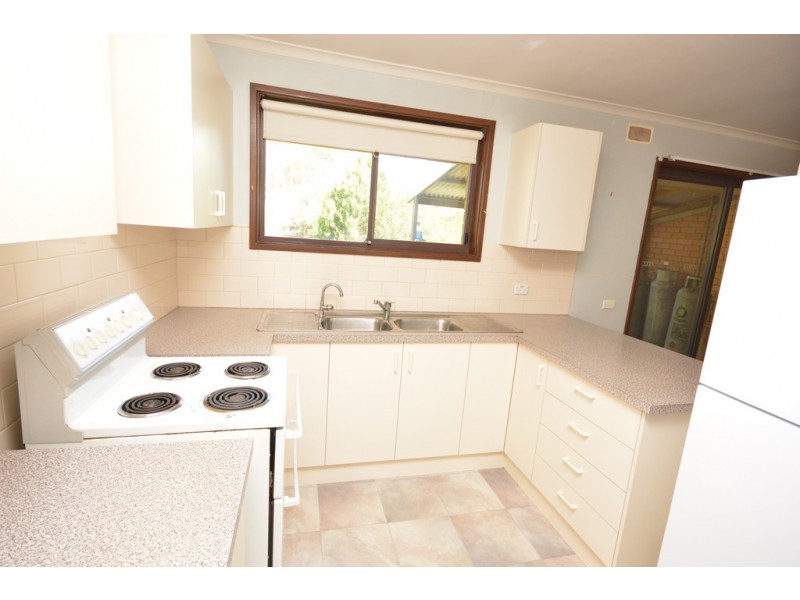 3/63 BURNS STREET, Hillston NSW 2675